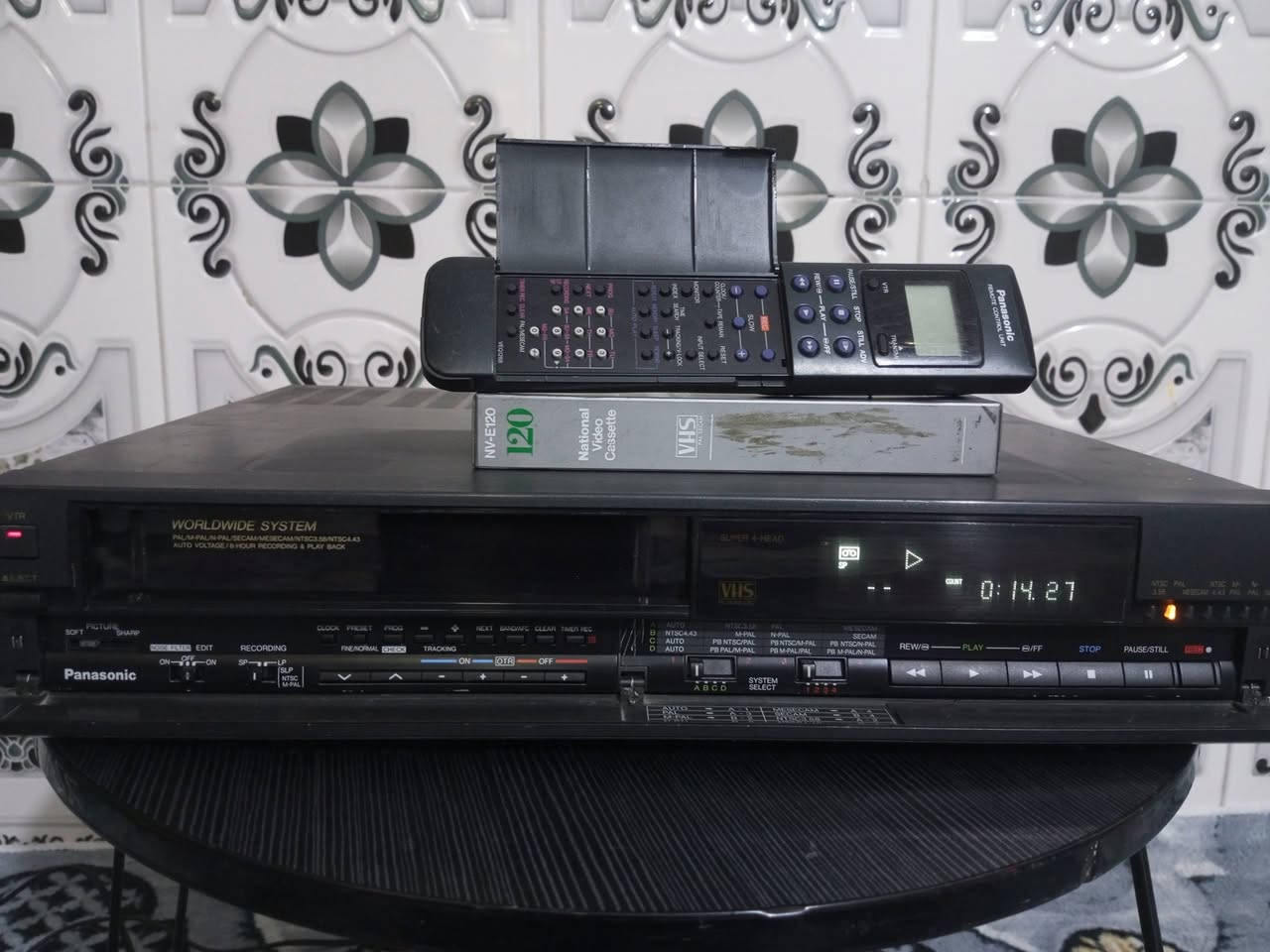 فديو كاسيت بانسونيك j700 ياباني ٤هيد عالي الدقه..... أوتو اتراك اوتوماتيكي ويدوي تصفيه ذاتيه للشريط    ...مولتي ستتم يدعم جميع انواع انظمه الأشرطة....ومن ضمنها البال والسيكام....... يدعم خاصيه التسجيل الطويل والاعتيادي... مع ريمون كنترول ... تحكم عن بعد.....عرض وتسجيل جهاز بلاد . السعر وباقي التفاصيل مراسلة الصفحه...


**إذا كنت صاحب هذا الإعلان وتريد حذفه لأي سبب، رجاءا أرسل رسالة إلى الدعم الفني**