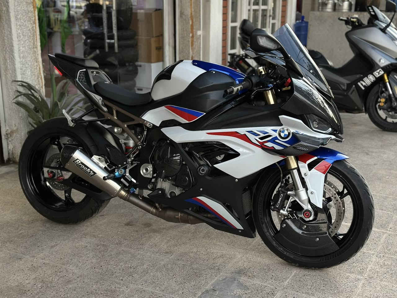 شرط جوه السوك 

 وارد يابان ٢٠٢٠
بحالة الوكالة بدون اي قطعة تجارية كلشي بلاد مال شركه
كفر ضفيره مكينه وكاربون كبالكم ميحتاج اكول 
مكان بغداد 
وابيع جوه السوك شرط السعر ماذكرته لان جوز تصير قسمة ناس ع باب الله 
***********
