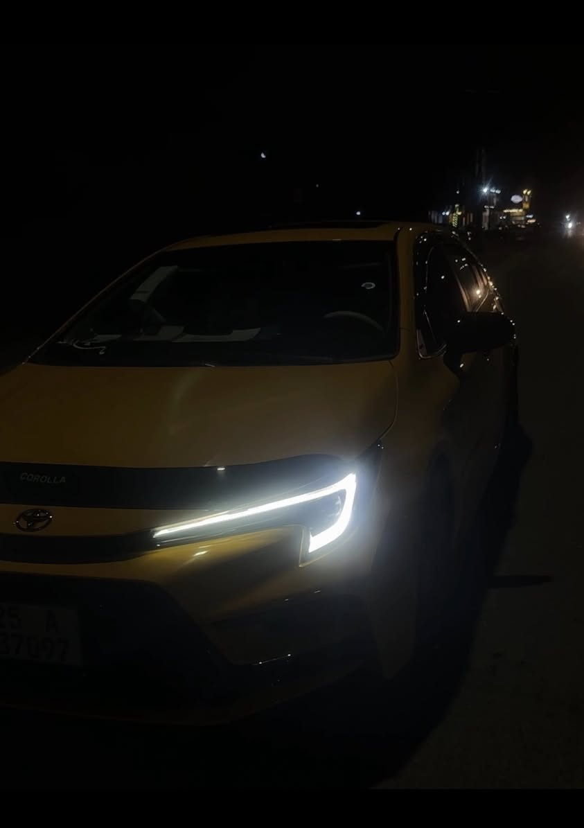 لاتكسي  شكل امريكي٢٠٢٥ حجم مكينه ١٨ SEبلاك ديشن يه عني وا حد علا واحد١/١ حته برده خلفيه داخل احمر بيتاقه بنزين بسمي سياره ***********
