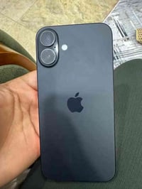 ايفون 16 بلس جديد كلش وكلش نظيف مشحون 14 مره ويا كارتونه وكيبله الاصلي...