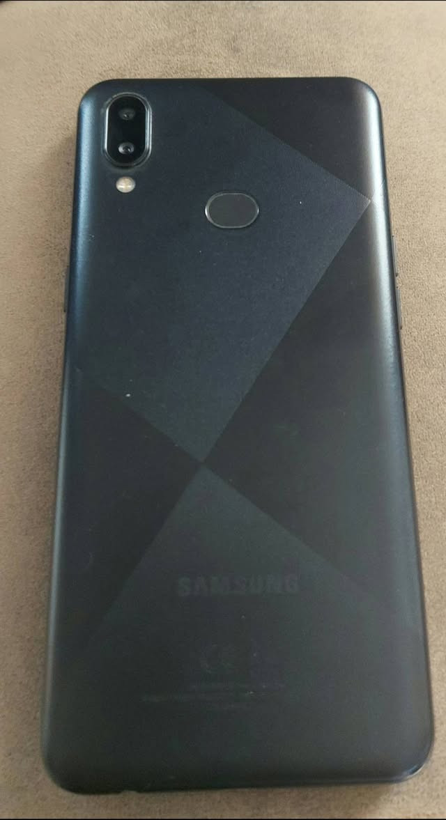 A10s 
 جهاز نضيف 
مكاني الشعب السريدات 
السعر ٢٥ قفل


**إذا كنت صاحب هذا الإعلان وتريد حذفه لأي سبب، رجاءا أرسل رسالة إلى الدعم الفني**