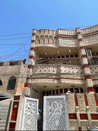بيت للبيع طابو صرف واجهه ٤ نزال ٢٠ مساحه ٨٠مدخلين استقبال غرفه نوم خدم...