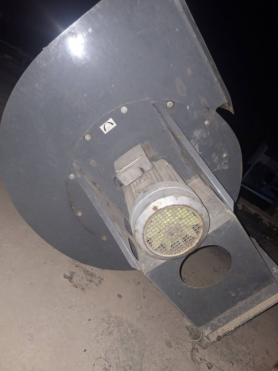 بلور للبيع ٥ حصان شغال اوع فحص
وياه جهاز فيز فلر كامل للبيع سعر ٦٥٠ وبيه مجال قليل ***********
