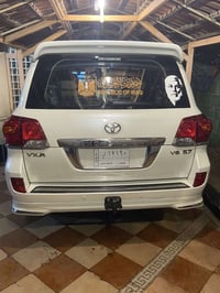 لندكروز • ٢٠١٥ • محرك ٥٧٠٠