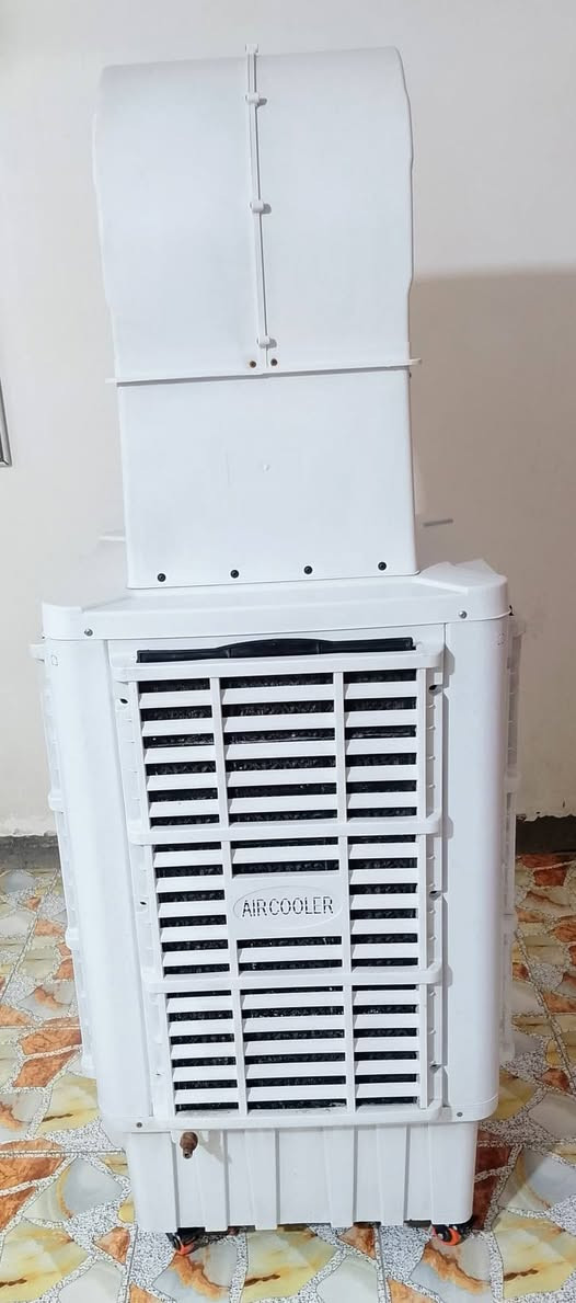 السلام عليكم مبردة حجم 60 نوعيته المتين استعمالها قليل مبرده جديده 3 عل لفحص سعره 275 الهاتف*********** بي واتساب مكاني بغداد قبل مجمع بسمايه اكو توصيل بكروه داخل بغداد فقط
