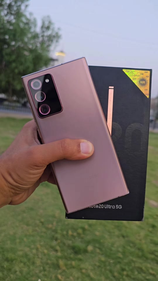 نوت 20 الترا شاشة 6.9 إنج Dynamic AMOLED بدقة QHD+. معدل تحديث 120Hz لسلاسة عالية جدًا. � PhoneArena +1 معالج Snapdragon 865+ (أمريكي) أو Exynos 990 (عالمي). � Android Authority +1 رام 12GB للأداء القوي وتعدد المهام. � PhoneArena +1 كاميرا رئيسية 108MP مع مثبت بصري. � PhoneArena +1 كاميرا زوم 12MP تقريب بصري 5× وزوم رقمي حتى 50×. � PhoneArena +1 تصوير فيديو 8K. � PhoneArena بطارية 4500mAh مع شحن سريع 25W وشحن لاسلكي. � PhoneMore +1 قلم S Pen مدمج بميزات الكتابة والرسم والتحكم. � PhoneArena مقاومة ماء وغبار IP68 مع دعم microSD لتوسعة الذاكرة.  #fyp #foryou #foryoupage #ايفون #سامسونج 


**إذا كنت صاحب هذا الإعلان وتريد حذفه لأي سبب، رجاءا أرسل رسالة إلى الدعم الفني**