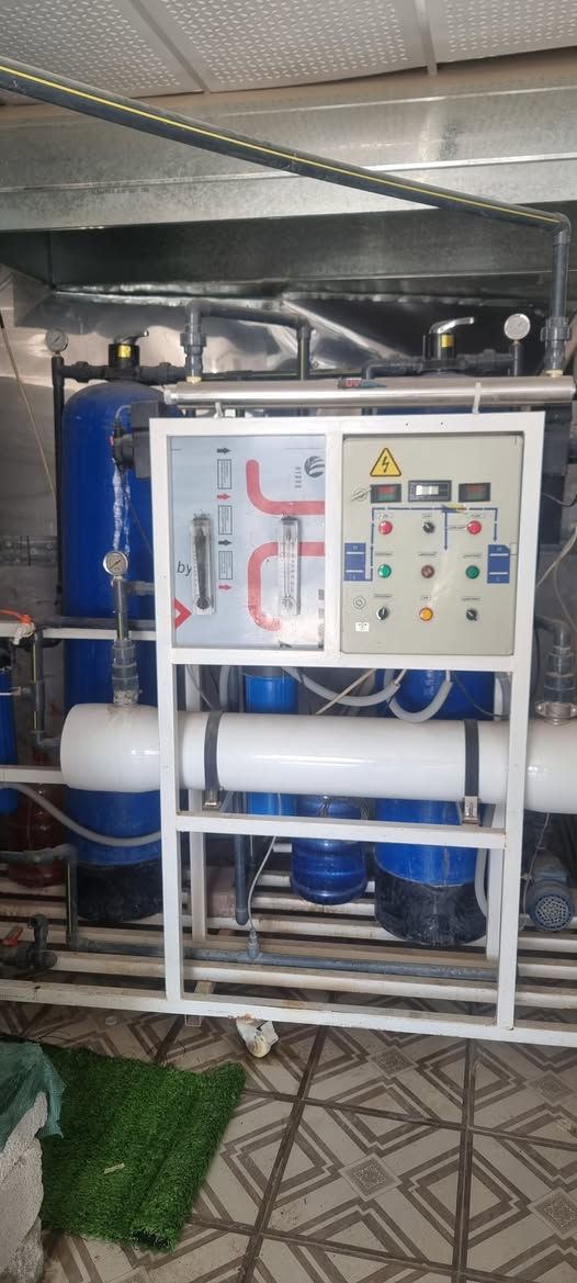 السلام عليكم محطة ماء للبيع كاملة
تتضمن سنك وتانكيات 4 كلهن  حجم 2000 
المكان صلاح الدين تكريت  السعر
 مليونين وسبعمية وبيها مجال  للاستفسار اتصل ***********
