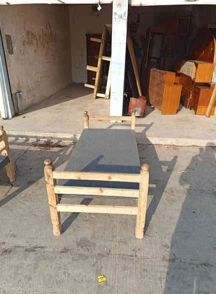 تخت ابو النفر شرط شرط النظافه شغل ثقيل سعرها ٤٠ الف
تخت طفل شرط شرط النظافه شغل ثقيل سعرها ٤٠ الف
رفاعي يم طرشي الشفاء ***********
