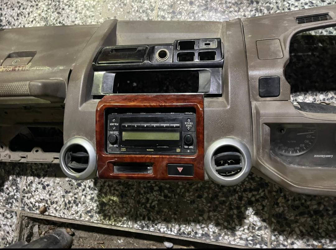 مـحـل المـرتـضى 
دشبول تويوتا لاندكروزر حوثيه موديل 2018 وفوك
.
العنوان بغداد باب الشيخ فرع بانزيخانه
.
الاستفسار راسلني خاص او 
 اتصل على الرقم ***********
