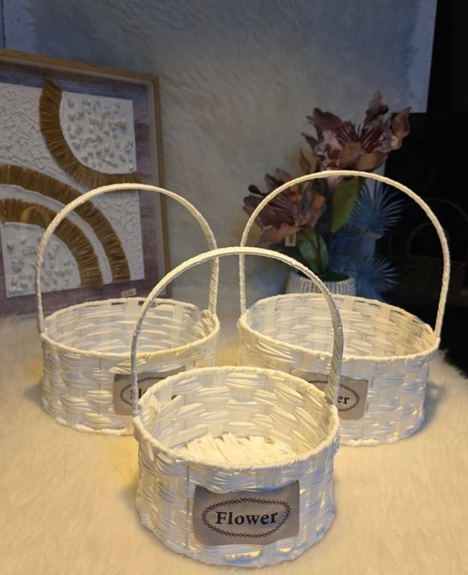 سلات توزيعات او حلويات توفرت بشكلين البيضوي والدائري
سيت ٣ قطع ب١٥ ألف 

تتوفر خدمة توصيل


**إذا كنت صاحب هذا الإعلان وتريد حذفه لأي سبب، رجاءا أرسل رسالة إلى الدعم الفني**