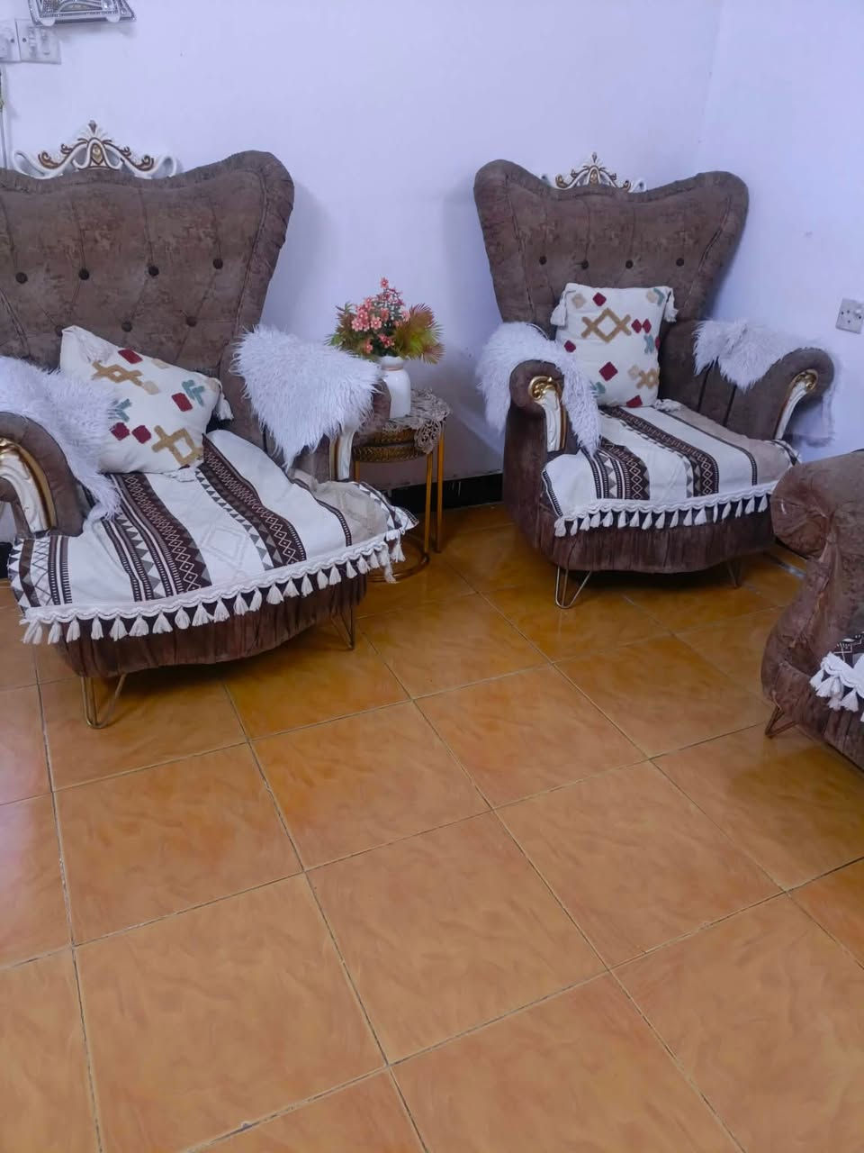 تخم قنفات للبيع جديد مابي ضرر فقط رجلين ثنين مكسورات مبينات بصورة 7 مقاعد السعر 300 بي مجال بسيط
المكان العامرية شارع الملجأ


**إذا كنت صاحب هذا الإعلان وتريد حذفه لأي سبب، رجاءا أرسل رسالة إلى الدعم الفني**