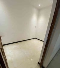 حي الجامعة  للإيجار دار نظيف يحتوي على صاله  ومطبخ وخدمات وغرفتين غرف ...