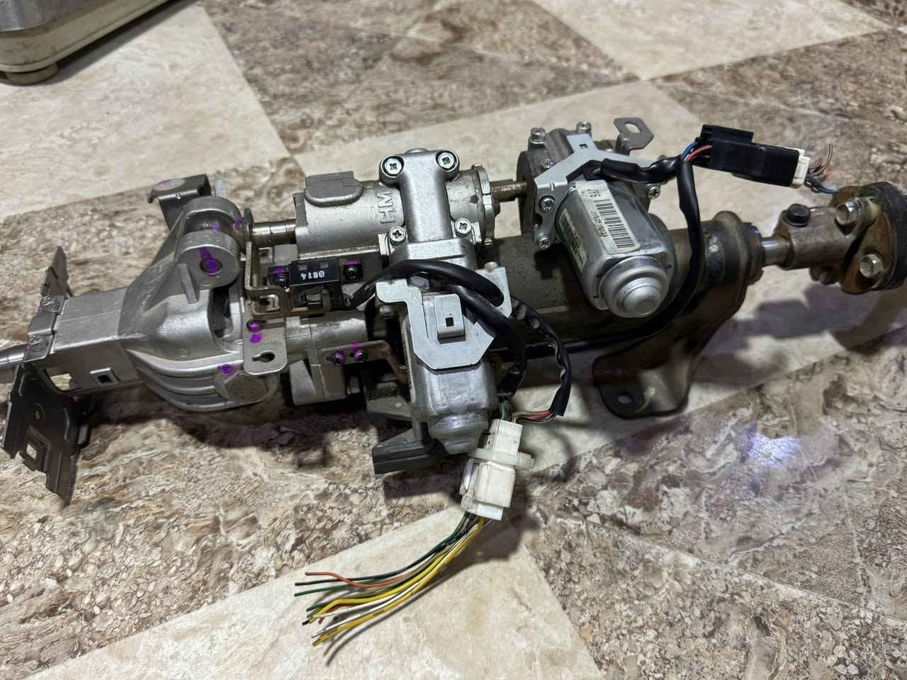 سلام عليكم تحكم ستيرن داخلي ويا ماطورين مال ستيرن خزن شغال ١٠٠/١٠٠  حيل نظيف 
ملاحظة /مال سويج ليس بصمه 
عنوان/ كركوك
سعر/٩٠الف وبي مجال
رقم موبايل /***********
