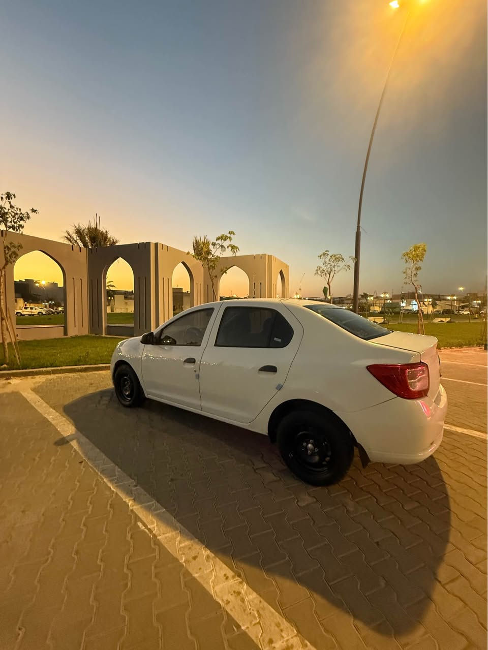 🚗 للبيع – رينو سمبل موديل 2017

✅ رقم بصرة إنكليزي
✅ كير أوتوماتيك
✅ مكينة وكير مكفولات
✅ السنوية سارية لغاية نهاية 2029
✅ السيارة جاهزة للاستخدام وما تحتاج غير شوتة ومسجل فقط ولايتات

💰 السعر: 70 ورقة، وبيه مجال للجادين بعد المعاينة.

السيارة نظيفة والمعاينة خير برهان، واللي عنده نية شراء يتفضل يتواصل على الخاص أو الاتصال. *********** البصرة, العراق
