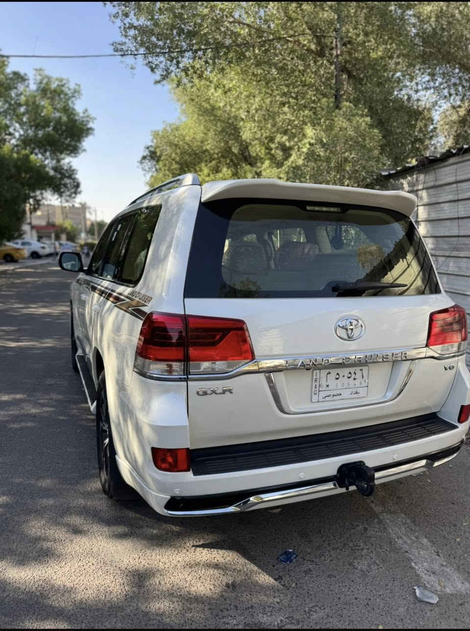 السلام عليكم
لاندكروز 2017برريم اصل  اصل فول 1/1 السياره جديده لوك 
مكفوله كفاله عامه ماشيه97 الف 
عدتهه سبيرهه غراضهه كلهن مامستخدمات 
فتحه سلايت 
زراك لايت لايت زنون 
5 كامرات 
كشنات جلد اصلي كريمي 
دبل كشن كهرباء كشن السائق 3 دكم
8 ايرباك 
طفايه
تشغيل عن بعد 
شاشه كبيره 
دبل ماوس 
فول تحكم
7 راكب 
3 قطع تبريد 
محرك 6 سلندر 4000
فورويل دفع رباعي 
حساس اصلي 
ويل 18 تخم تاير جديد وسبير منازل.
السياره بشرط محرك كير صدر كلهه بعدهه عل وضع الشركه 
مكان السياره بغداد 
رقمي***********
