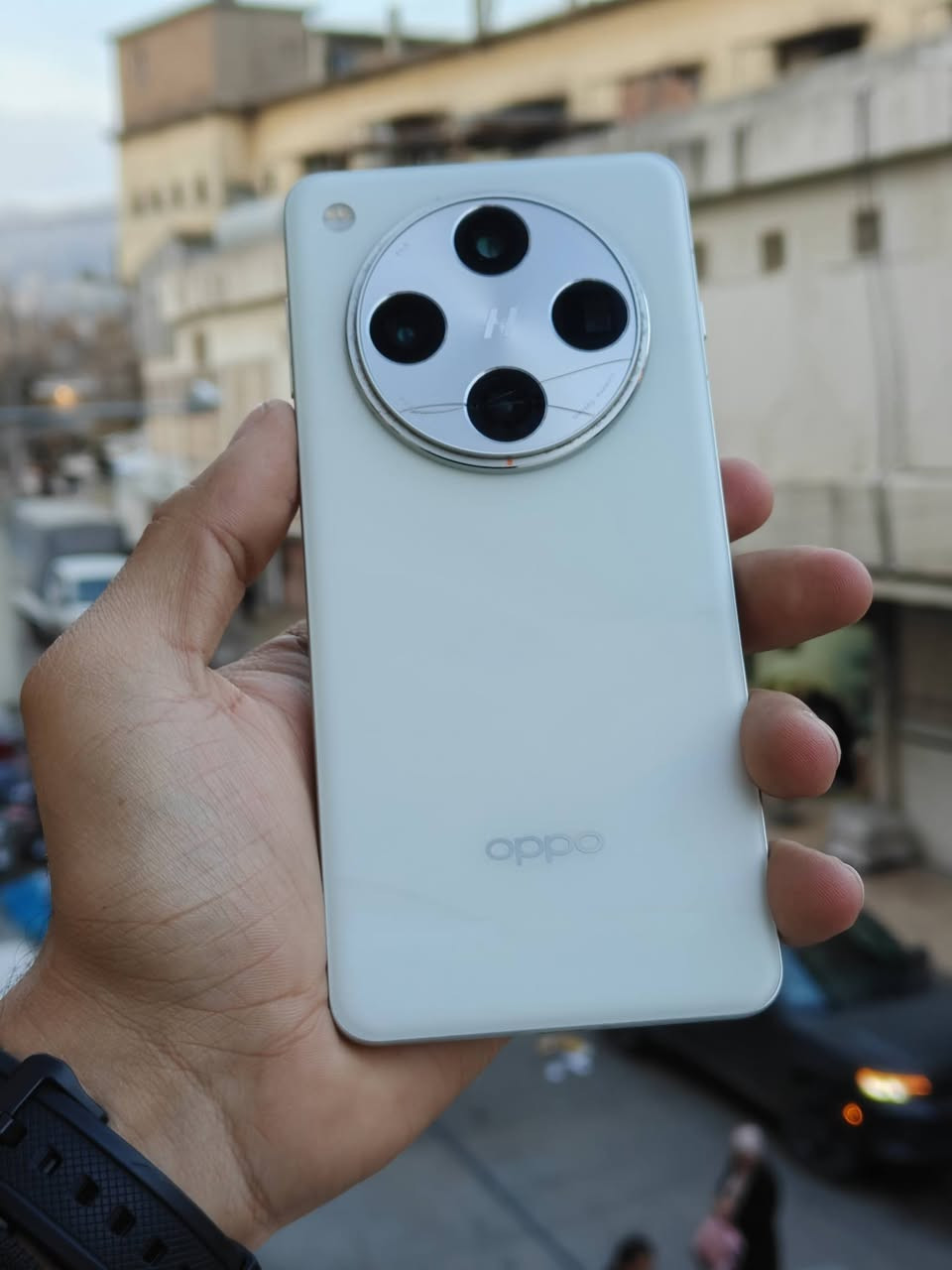 Oppo find x8 pro
پاشای کامێرا
رەنگی سپی 
گلۆباڵی فەرمی 
رام 16 
هارد 512
کامل اشیا 
سلێمانی 
تێبینی تەنها شوشەی سەر کامێرای دواوە یەک درزی بچوکی هەیە کاریگەری نیە لەسەر کامێرای 
باتری 99 بێ وێنە


**إذا كنت صاحب هذا الإعلان وتريد حذفه لأي سبب، رجاءا أرسل رسالة إلى الدعم الفني**