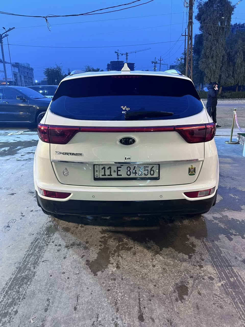 السلام عليكم 😎🔥 بيع فقط
كيا سبورتج 2017 خليجي 

رقم بغداد سنويه ب اسمي تحويل مباشر ب اسم المشتري 

كفالة عامة بشرط حتى الدعامايات

كير محرك تبريد صدر على وضع الشركهً

عداد المسافه 95 الف 

المواصفات 🔰

بصمة

محرك 2000 دوش 

حساسات امامي خلفي 

تحكمات ستيرن

شاشه تاب /ترحيب 

درايف مود  اوضاع قياده / نورمل / ايكو / سبورت 

تبريد قطعتين 

كشنات جلد / لايت زنون /مرايات شفط

وبعد بيها مواصفات 

السيارة مركونة بالبيت حتى ماطلع بيها

السعر المطلوب 185 وبيها مجال قليل وبالعافيه ع الياخذها 

📍عنواني /بغداد الدوره    ***********.
