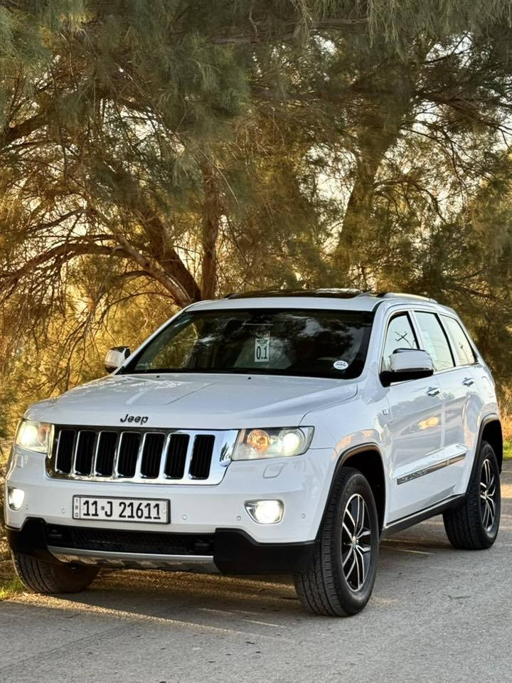 جيب كراند شيروكي LlMlTED خليجي  2013 وكالة .
‏
4x4  فول موصفات  1/1 رقم بغداد
 
السيارة كفالة عامة حتى الدعاميات ع وضع الشركة.
ما عدا كارت تكحيل وبارد كد شبر مثل ما موضح بالمنشور الباقي كفاله عامة..

حجم المحرك : 6سلندر 3600  
ماوس وضعيات قياده الفور ويل 
* بانوراما
* ⁠تشغيل عن بعد
*غرفه السياره عسلي 
*بصمه دخول ذكي
*صندوق كهربائي 
*شاشه قلاب 
*كشنات الاماميه كهربائي 
*خزن وضع المقاعد والستيرن 
*ويل حجم  18
*هوك امامي خلفي
* كاميرا خلفية 
* حساسات خلفية وامامية 
* مرايا متحركه عند الرجوع للخلف  
*تعتيم مريا 
*ستيرن كهربائي متحرك  
* كشنات تدفئة امامي وخلفي 
* كشنات امامي تبريد 
* ستيرن تدفئة   
*  لايت زنون
*زراك لايت
* سستم صوت ٩ سماعات دمام خلفي   
* تحكمات ستيرن فول
* تدفئة مرايا جانبيه
* ⁠سيارة جديدة بالحقيقة بعد احلى من الصور.
رقم الهاتف:

‭0771 434 3139‬

‭0772 271 6162‬
