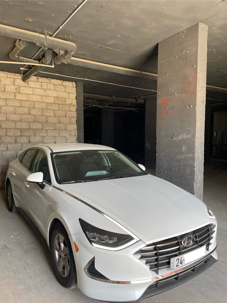 السلام وعليكم سوناتا موديل 2022مواصفات العادية SE
محرك 2.5 تنفس طبيعي المرغوب وارد امريكي السيارة كلين تايتل كفالة عامة مابيها قطرة صبغ مجرد PDR على كد ثلاث اسابع كفالة عامة حتا دعاميات بدون صبغ لون ابيض ثلجي سيارة جديدة كلش و نظيفة ماشية 40 الف كير محرك ايرباك كلشي بشرط سيارة برغي ما مفتوح بيها على وضع شركة كلشي وين ما يعجبك تفحص افحص 
مواصفات سيارة 
رادار امامي 
قيادة ذاتيه 
تحديد مسار 
اوتو هولد 
توقف ذاتي 
اوتو ستارت 
4 انضمة قيادة 
سايد بريك دكمة 
كير دكم 8 نمر 
ويل كب كروم 
لد امامي ولايت زينون 
لد خلفي LED
شاشة جبيرة و ابل كار بلي واير ليس 
سيارة رقم دهوك باسمي 
تحويل نفس اليوم مكانها دهوك 
سيارة جديدة بالعافية ع ياخذها 
***********
*********** دهوك, العراق
