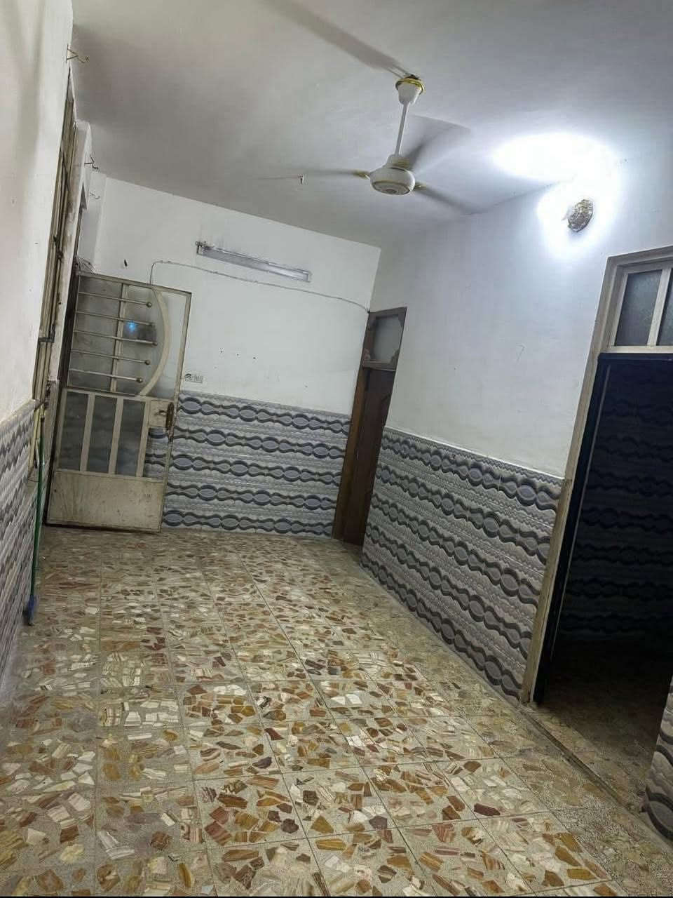 🔸 شقه #للايجار ✅
65 متر بناء نضيفه مرتبه 🔑كامله مكمله

🔸طابق اول تحتوي عل صاله ومطبخ وصحيات 
وغرفتين نوم كبار 

🔸الموقع الشقه📍الشعب شارع الصحه قرب 
جامع الحق تجاريه
 
🔸السعر الايجار : نهايته 300الف قفل رجاءا بلا احراج

🔸يرجى الاتاكد من قراء المنشور قبل لاتتصل وتتعنه هل يناسبك او ميناسبك كافا التفاصيل مذكوره واضحه مع الصور تحياتي للجميع

معروض بمكتب ابو علي الدراجي للعقار 🏛️
الشعب-نهايت شارع الصحه-مقابيل كرزات ركن الصحه 
*********** 📞
*********** 📞 
 *********** 📞
