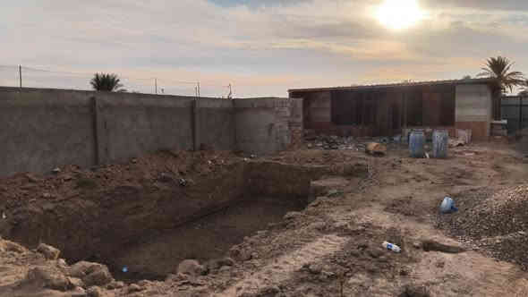 يالله على بركة الله منتجع هيكل للبيع طابو زراعي سند ٢٥ تحويل مباشر يتكون من غرفتين منام وصاله ومطبخ مجموعة صحيات مع مسبح مع حديقة المساحه ٦٣٠م واجه ١٥م نزال ٤٢م شارع ١٠م السعر ٨٥ وبي مجال حولي البعنون خلف موسسة العين للأيتام ***********
