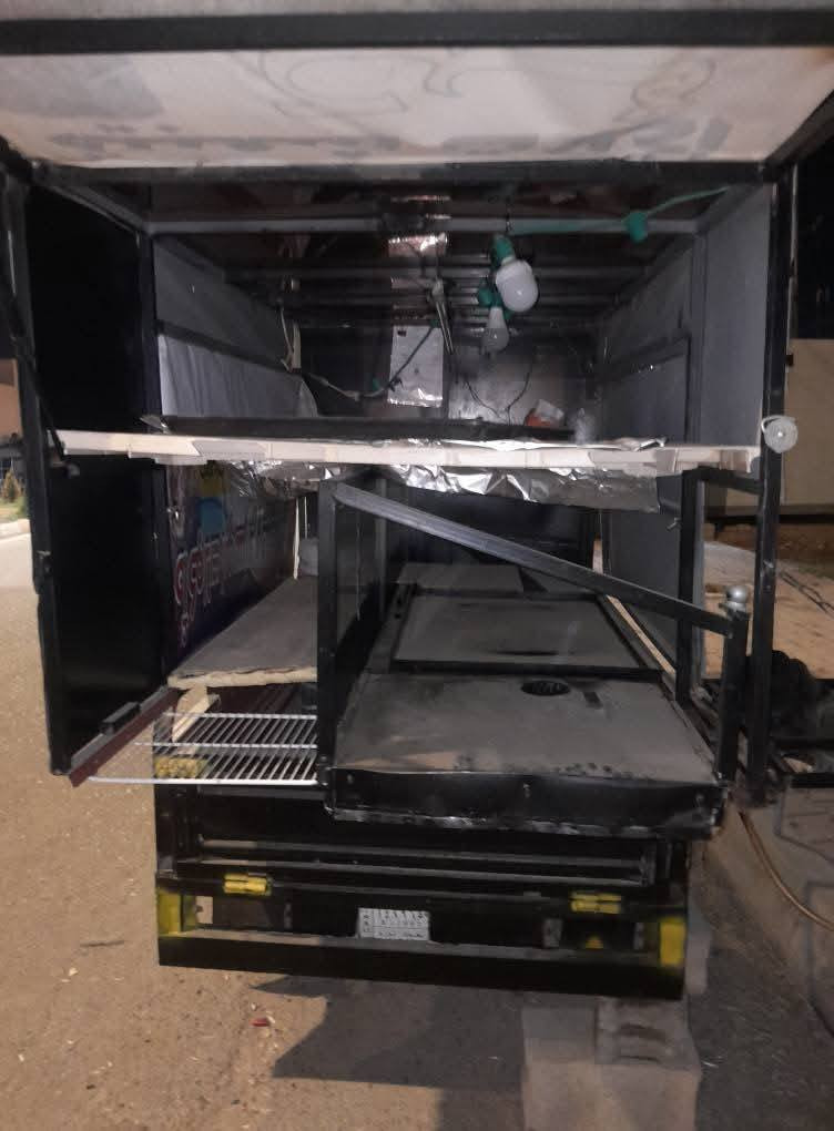 ستوته للبيع تريده مطعم متنقل تريد بس ستوته هم يرهم عنوان لعلم غراضه كلهم موجوده محرك وفرعات بس بعدني امجفت***********
