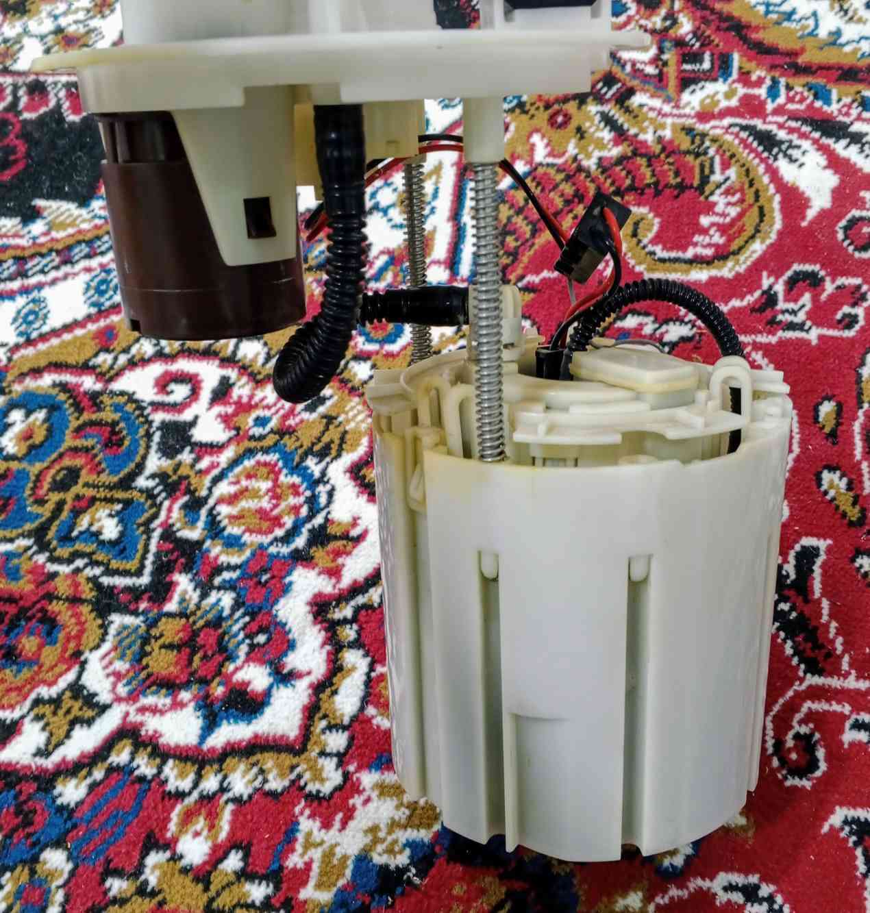 سلام عليكم  عبوه بانزين جوكر لسيارات ألمذكوره أصليه مآل كصه مامشتغله هنا كامله جيب وشد بس طوافه مابيها شرط شغل لسيارات هونداي إلنترا (2017-2020) / كونا  (2018-2020) / أكسنت (2020-2022)، وكيا فورتي  (2019-2021) / (2020-2021) مكاني كربلاء توصيل موجود جميع ألمحافضات للستفسار *********** وآتساب موجود 💎 كربلاء, العراق
