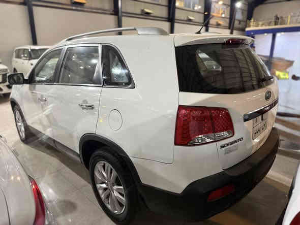 سورينتو ٢٠١٢  چاملغى بوياخهسه نه وى به سه ر جووه  به سمه و فوليوم فورميكا ٧ نه فه رى  شوين كه لار 
***********
