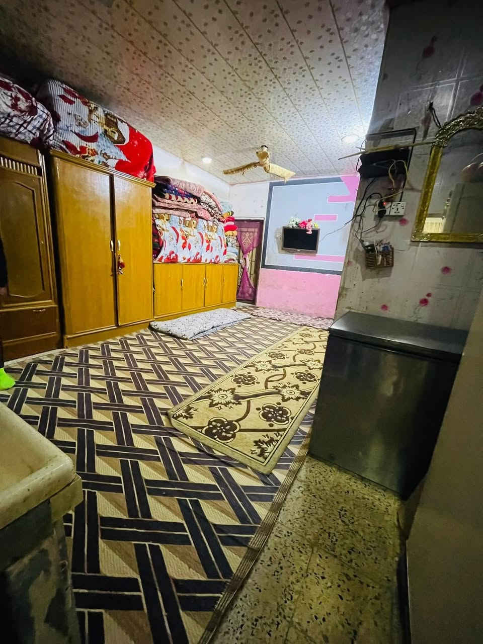 يــالله بــيــت  100 متر مناسب وقريب 
غــــرفـــه صــــالـــه اســـتــقــبــال مــطــبـــخ تـــخــاريـــج 
بــيــت مثل ماموضح بالصور مرتب  مشمول بالتطويب  
عنوان البيت شارع المطار القديم مقابل مدارس القصواء …
سعر البيت 18 مليون مناسب جدا 
للاسـتـفـسـار *********** واتــســاب +اتــصـال
