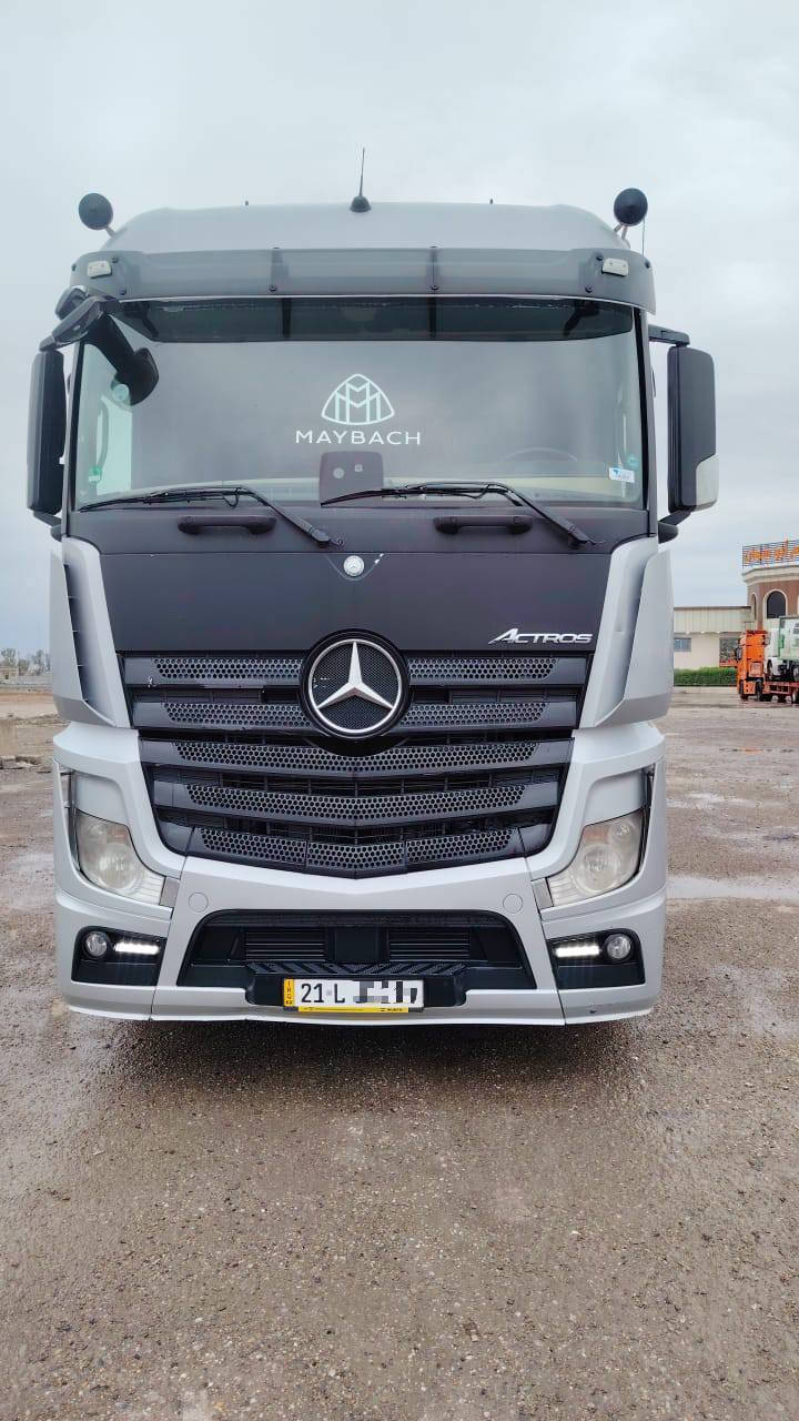 السلام عليكم
اكتروز وحش موديل 2017 حجم 2545 

فول مواصفات
كامره وحساس 
دبل مناميه 
 رتايدر 
ثلاجه 
 سبلت خزن 
هورنات 

مربوطه عربانه تريله عراق 2025 
تخم تاير و تخم ويل كروم
 راس وعربانه

السياره جاهزه للعمل وما بيه اي نقوصات 
والسياره احله من الصور
رقم الهاتف 
***********
