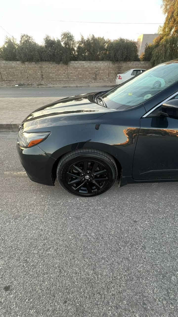 السلام عليكم 
نيسان التيما موديل 2017 
ماشيه 100 ميل فقط 
السيارة فول مواصفات 
فئة SL
بيها ضرر امريكا بابين 
وبل عراق وشوية من البوند صار بي صبغ 
يعني 3 قطع 
السيارة كير محرك  شرط 
السيارة فتحة سقف 
كشنات جلد 
وتدفئة بل ستيرن 
تدفئة بل كشنات 
 نقطه عمياء 
شاشه كبيرة 
وكاميرا 
اشارات بل مراية
 بصمة
 وتشغيل عن بعد
السعر 123 وبيها مجال 
للتواصل ***********
الخاص موجود 
مكان سيارة موصل
