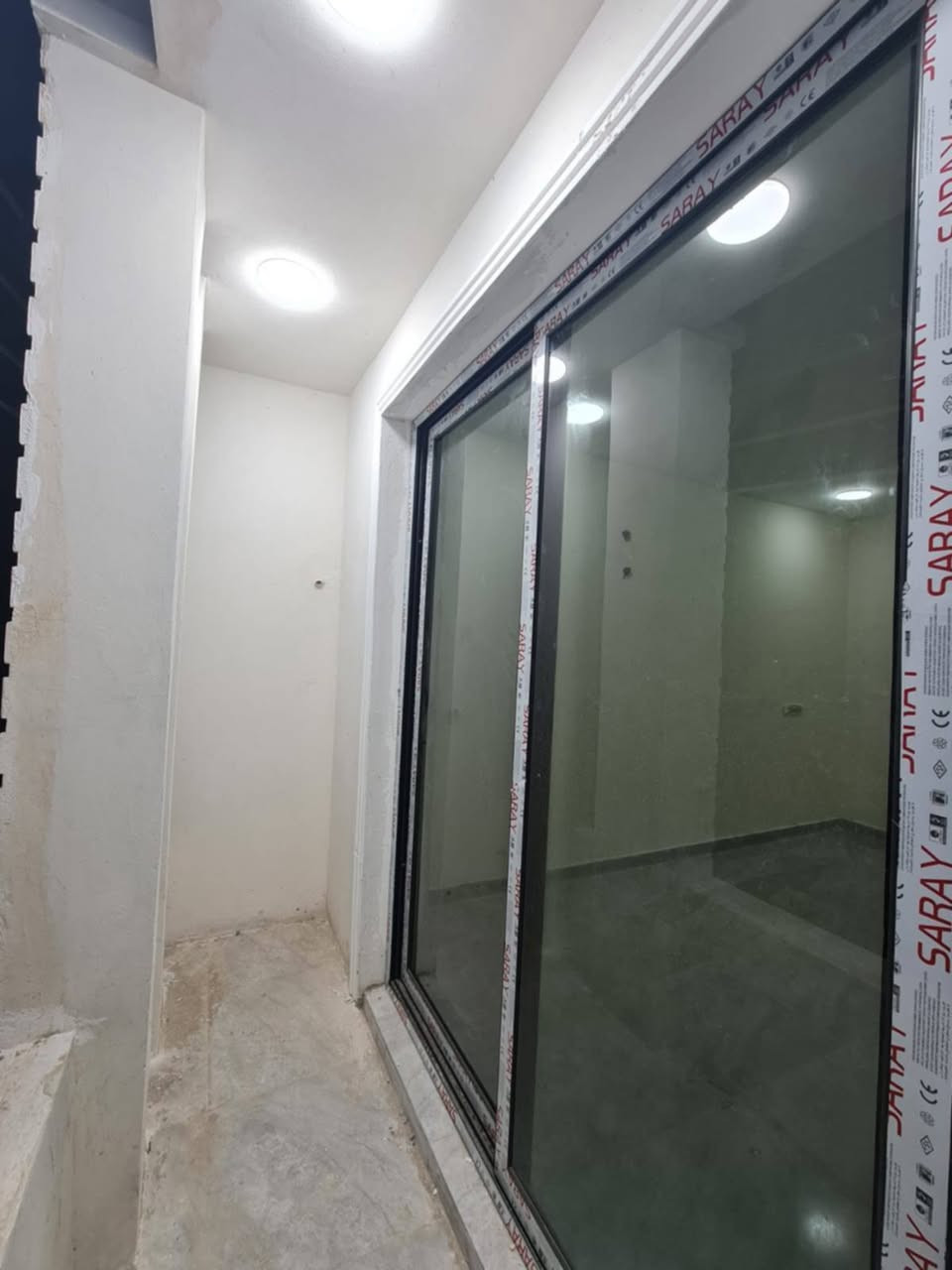 للبيع دار مميز – فرصة جيدة
📍 الموقع: الدورة – بداية هور رجب مقابل أرض النائب وحدة الجميلي
🔹 المساحة: 50 متر
🔹 البناء: طابقين (زيرو)
🔹 المواصفات:
▪️ غرف واسعة
▪️ صالة استقبال 4.5 متر
▪️ مطبخ 6 متر
▪️ غرفتين + صالة + خدمات + مطبخ
▪️ أبواب تركية
▪️ شبابيك ألمنيوم + جام أسود
▪️ كافة الخدمات متوفرة (تبليط، ماء، كهرباء، إنترنت لباب البيت)
💰 السعر: 64 مليون (قابل للتفاوض البسيط)
📞 للاستفسار واتساب: ***********
