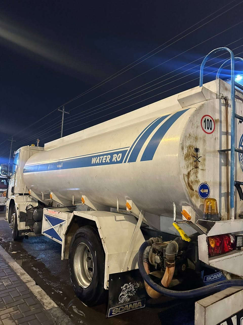 سلام عليكم
سكانيا للبيع موديل ٢٠٠٣ سنويه جديده سياره كفاله  كامله وجاهزه رقم هاتف ***********
