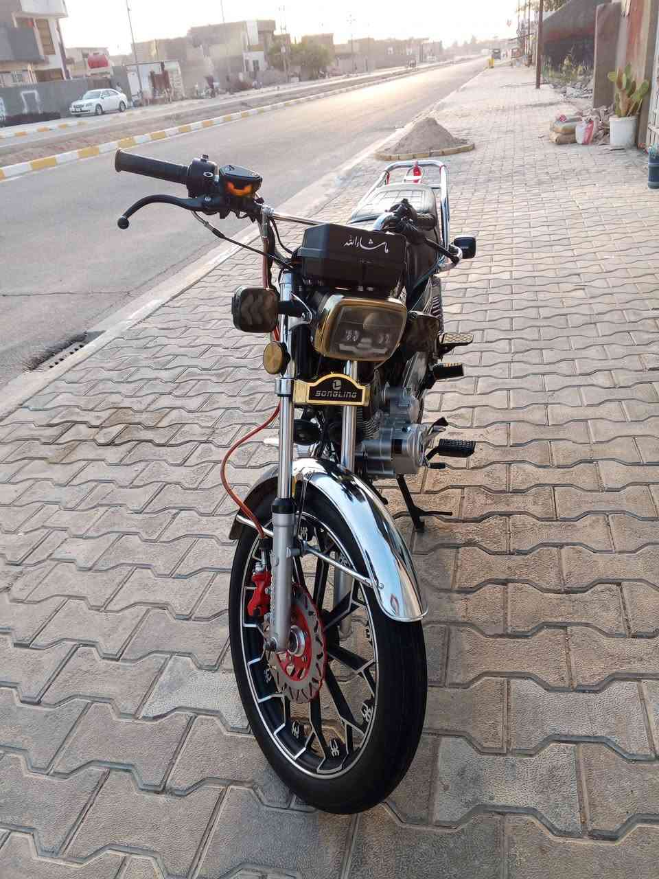 سلام عليكم ورحمه الله دراجه سيفان لون زيتوني موديل 24 كفاله عامه من كلشي نقص برغي  ماكوو للبيع مكانه بابل شوملي متواجد حاليا خاص اوتصل عل رقم الهاتف ‏‪***********‬‏ بيع مستعجل
