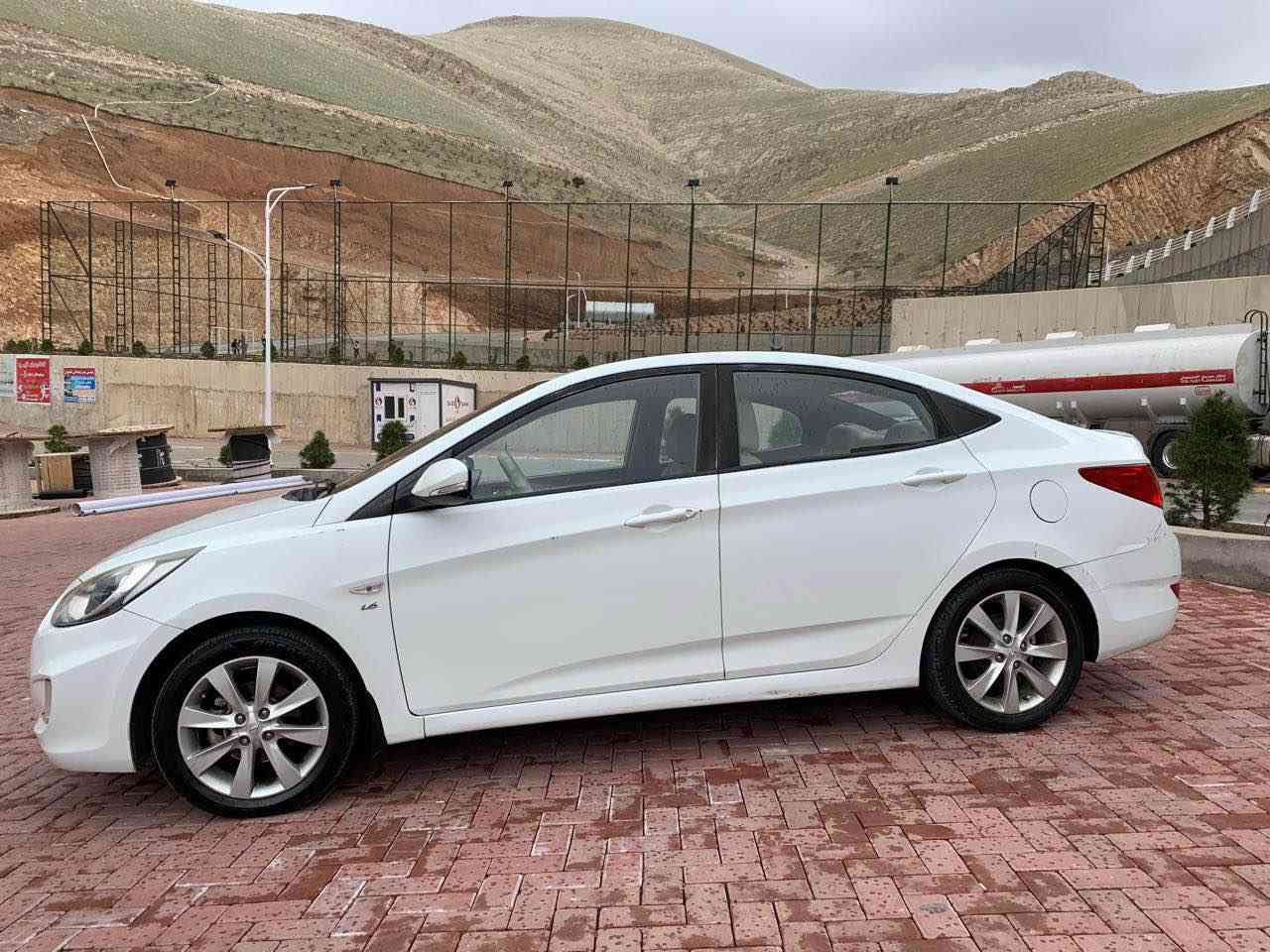 بسم الله الرحمن الرحیم

هۆندای ئەکسێنت 2012
مواسفات خلیجی
سپی، ناو زەردی قوماش
پارچە ڕەش
مەکینە و گێڕ کارەباییات بەشەرت
توندوتۆڵ
سەنەوی و ژینگە و رێگاو  بان هەموی نوێیە و بەناوی خۆمە و یەک دەستە ساڵانێکی زۆرە لای خۆمە.
بەنسبەت بۆیاخ سەیارەکە کامل پارچە ڕەشە لەسەر ساغی بێ دەعم و لێدران.
هیچ مەسرەدی نیە تەنها یەک دوو شوێن نەبێ بۆیاخەکەی هەڵداوە لە رەسمەکان دامناوە قەڵەمکاریەکی دەوێ
سعری: ٩٥ وەرەقە و معامەلە
شوێن: سلێمانی
ژمارەی تەلەفۆن وو واتسئەپ و ڤایبەر هەموی لەسەر ئەو ژمارەیە
0750 152 4517
*********** أربيل, العراق
