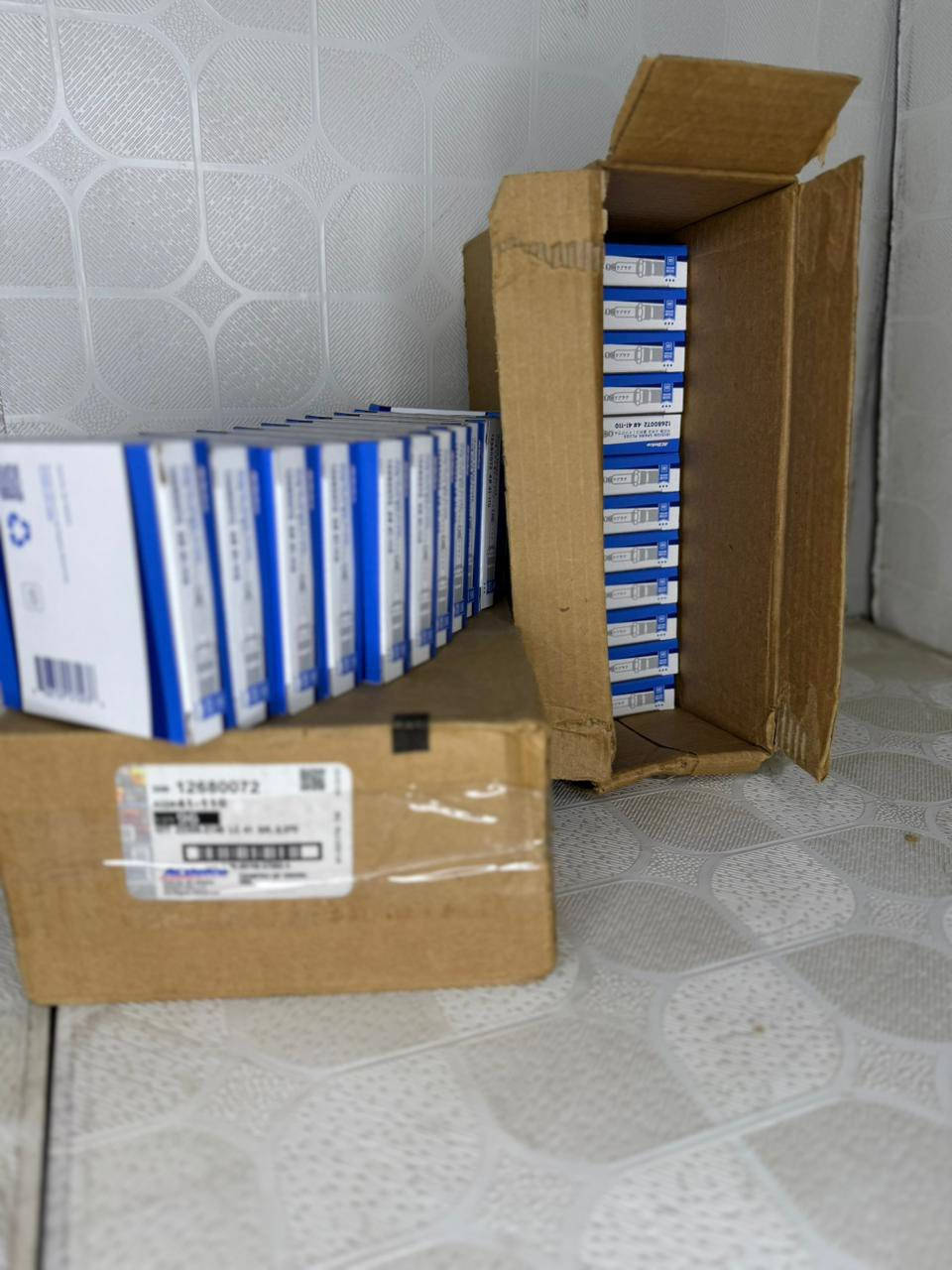 بسمه تعالى
السلام عليكم. ورحمة الله 
بلك اصلي وكالة 
G-M 
رقم 110 
سعر ١١٠ ألف للطقم 
التوصيل لكل المحافضات مجاني 
العنوان / بصرة الجمعيات قرب تقاطع شارع السيد الشارع العام 
هـ ***********
هـ ***********
