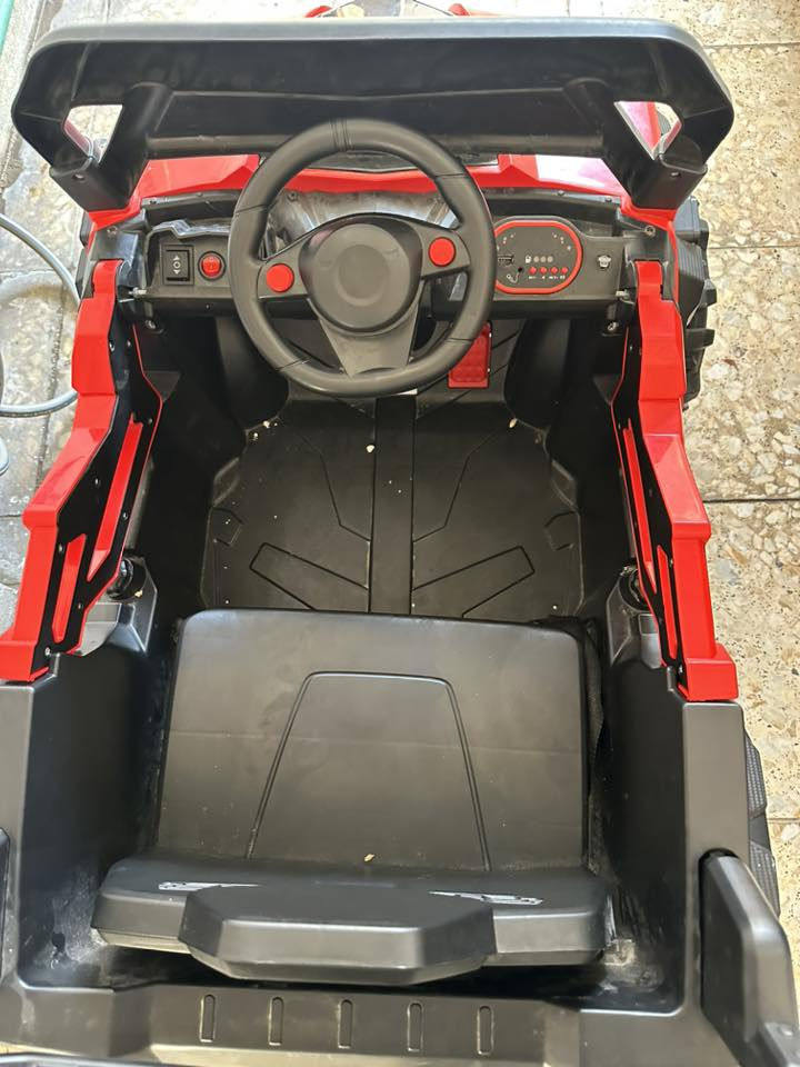 سياره جديده ام الشحن  السعر ١٠٠قفلل الرقم *********** المكان الغزاليه
