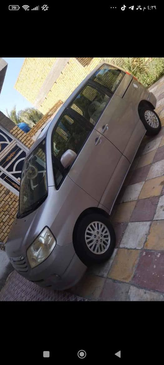 سلام عليكم 
نوها ٢٠٠٣ ب اسمي رقم انكليزي سنويه ل٢٧. 
قبل العيد حولته انكليزي  
السياره كامله مابيه كل نقص. 
حداديه مكينه كير تخم تاير  
محرك جديد قبل شهر شاده تجي وتفحص وصور المحرك من الداخل موجوده عندي 
السياره موجوده بناصريه بزيناويه 
السعر ٧٥ 
بيه مجال بسيط 
هذا رقمي*********** ناصرية, ذي قار
