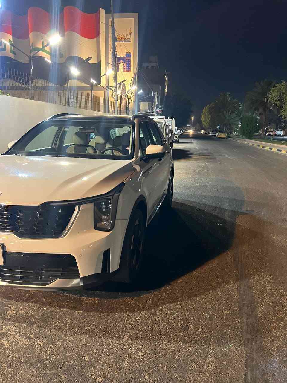 سلام عليكم سيارة سورنتو2024 فول مواصفات بنوراما رقم اربيل ماشية 24000 الف جديدة نضافة 100/100 مكفولة كفالة عامة مكاني بغداد ***********
