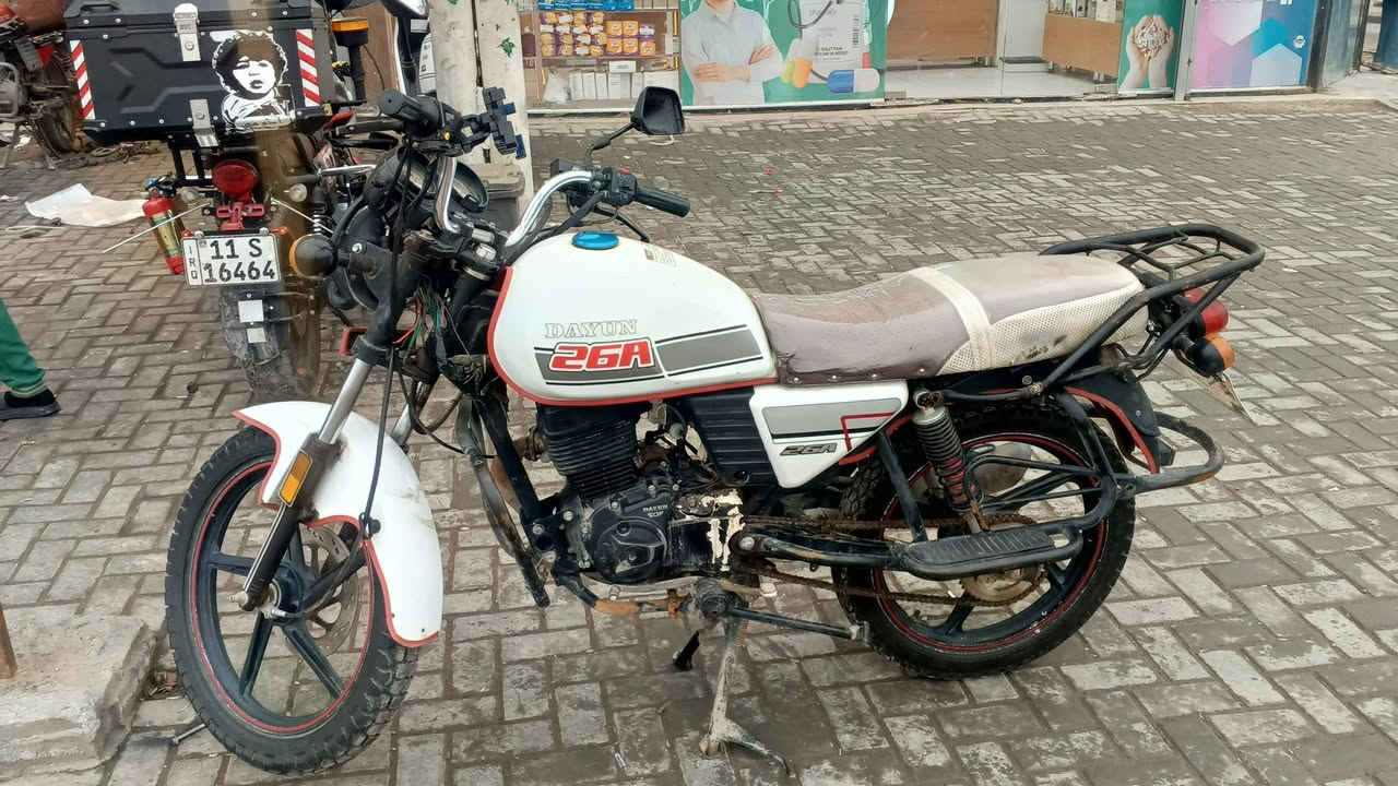 السلام عليكم دايون نفخ للبيع موديل 22 اوراق سكنر ماشية 17 الف  صار يومين من جفتتهة الدراجة نضيفة وحلوة شادلهة سيباية جديدة السعر مليون وبيهة مجال مكاني بغداد الحسينية مال الراشدية ***********
