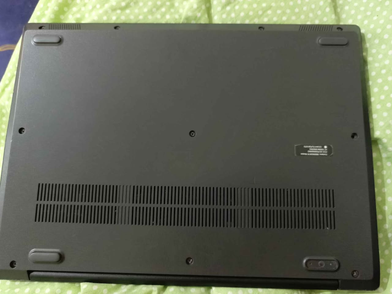 السلام وعليكم لابتوب من لينوفو نظيف كلش 90% هارد ssd 120 رام 4 قابل للزيادة استخدمته دراسة فقط لابتوب بسيط مال تصفح مال دراسة شاشتة كلش حلوه للمشاهدة افلام وغيرها الابتوب حديث وندوز 10 برو واجا تحديث 11 بس ماحدثته صوته ايضا ممتاز سعره 250 مكاني بصرة وبي مجال للاستفسار *********** شط العرب, البصرة
