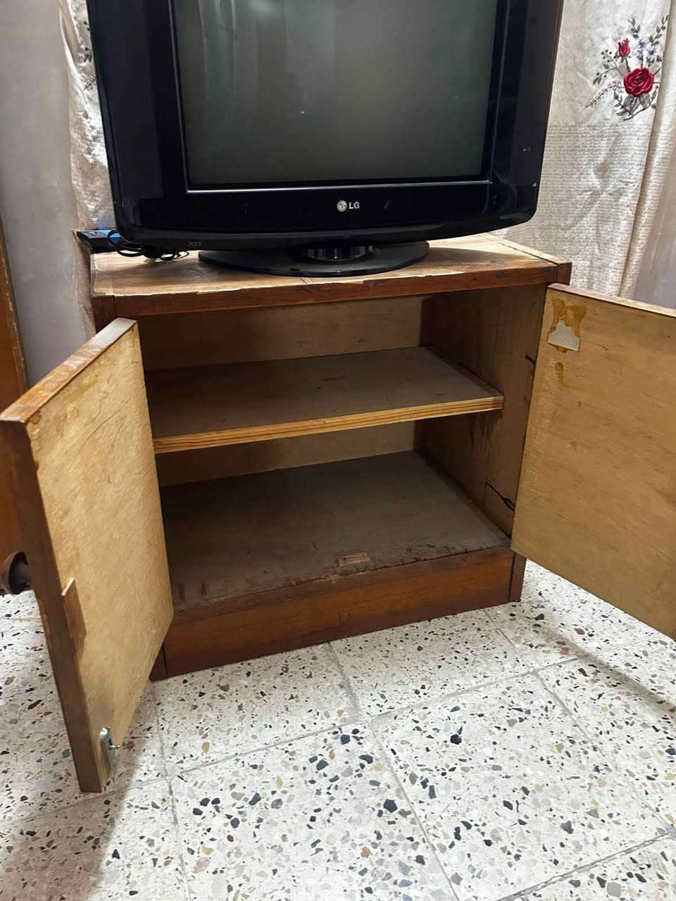 تلفزيون شغال للبيع وكومدي او جزامة للبيع بغداد, العراق


**إذا كنت صاحب هذا الإعلان وتريد حذفه لأي سبب، رجاءا أرسل رسالة إلى الدعم الفني**