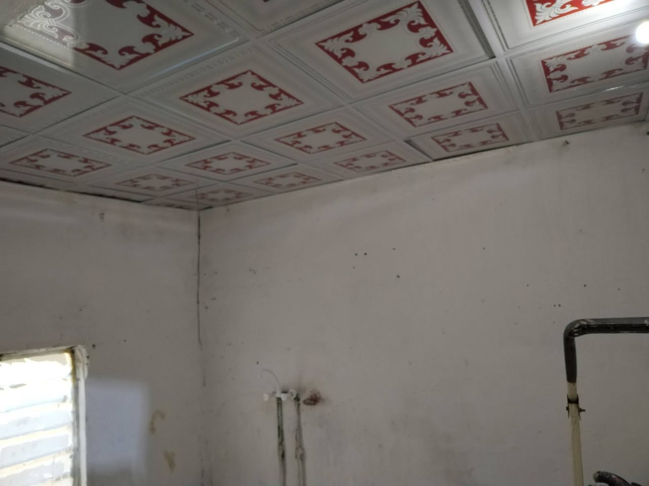 السلام عليكم
متوفر #بيت #ايجار ١٠٠ متر (خلفي) غرفتين وصاله ومطبخ وصحيات
بالامن الداخلي قريب على الشارع العام السايدين
بناء نضيف الارضية سيراميك. جاهز مترمم قبل ايام
#الايجار ٢٥٠
التواصل على ***********
