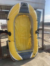 بلم نفخ مترين في ١٣٠ يتحمل وزن ٣٥٠ كيلو ٣ اشخاص مزاد اعلا سعر ابيع ٠٧٧...