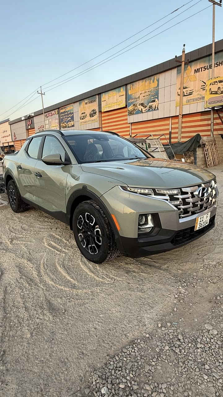 السلام عليكم بيكم سنتا كروز 2023 سيل وارد امريكي 
Hyundai Santa Cruz sel 2022 Green 2.5L 
حجم المكينه : 2500 
الضرر : بنيد مبدل  ومصبوغ وباب صبغ موضح بالصور
المواصفات 
1. فتحه 
2.بصمه
3. كشن كهرباء 
4. ويل كب 
5.تشغيل عن بعد 
6. اشاير بالمري
7.كشنات كهرباء
8.شحن وايرليس
9.هندبريك بصمه
10.هيترات بالكشنات
السعر : 187$
تفاصيل آكثر هذآ رقمي ***********
مكاني ديالى بعقوبة
