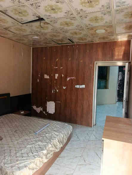 للبيع شقه سرقفليه البنوك حي سومر شارع المدارس بناء نظيف مساحة ٧٥م طابق ثاني بيه ٢نوم وصاله وخدمات السعر ١٤ والايجار ٢٠٠ للاستفسار ***********
