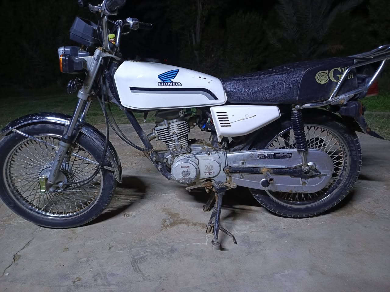 دراجه كلك للبيع موديل 18 السعر 300وبيهه مجال حك  الجيه.
الاستفسار اكثر
*********** بي واتساب
