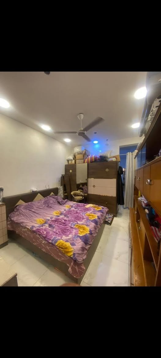 بيت للبيع في بغداد البياع طابو صرف بناء حديث سنة 2025 مساحة 80 متر طابق واحد درج خارجي ينفع استثمار اذا انبنة في ما بعد 
للاستفسار مراسلة الرقم ***********
