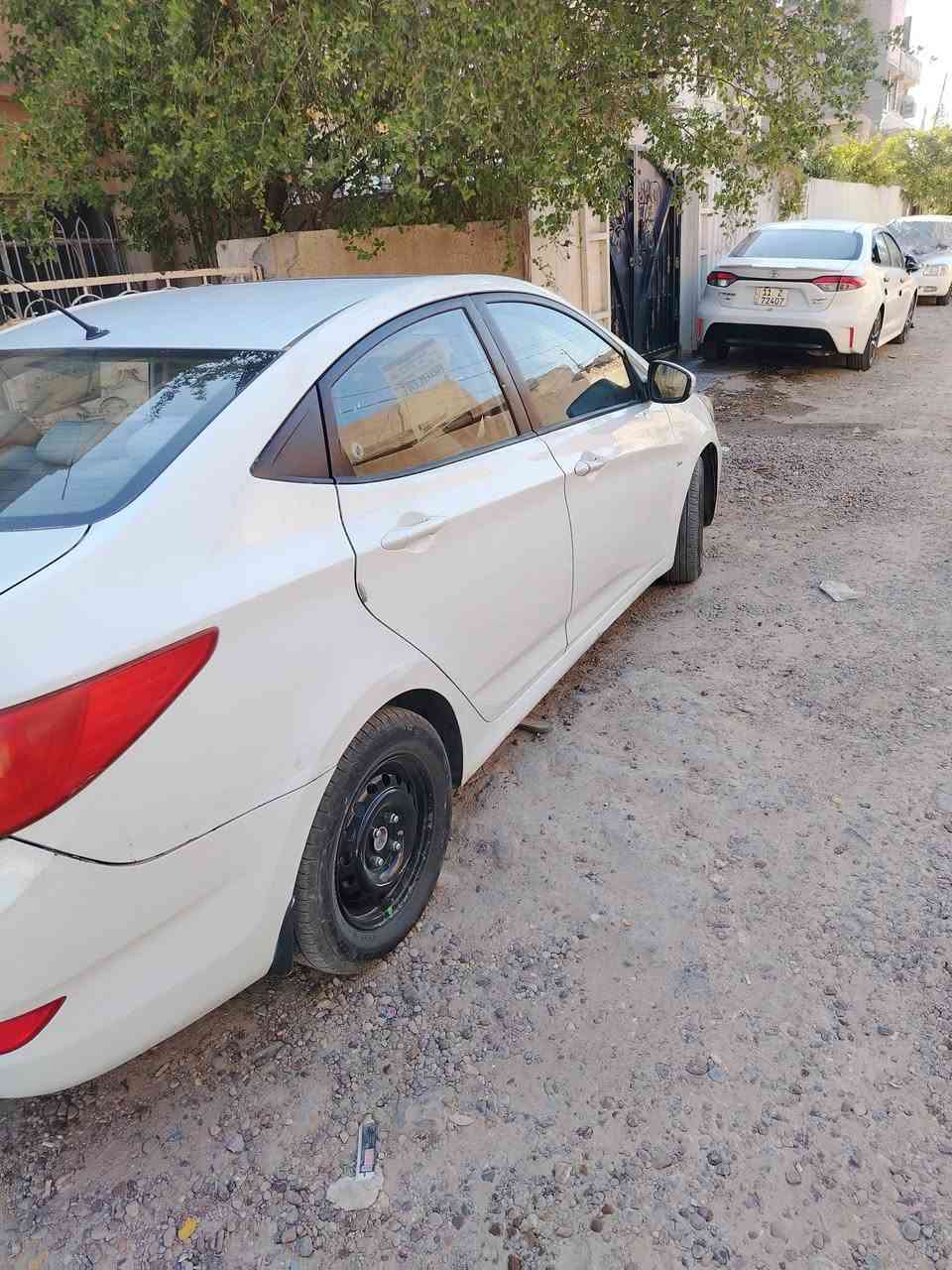 اكسنت موديل ٢٠١٢ فول مواصفات محرك ١٦٠٠ قطرتين فتحه تحكمات كير مكينه وتبريد وصدر كله جديد بيها ٣ قطع صبغ بدون اي دواخل السعر ٨٥ وبيها مجال مكاني شهداء البياع ***********
