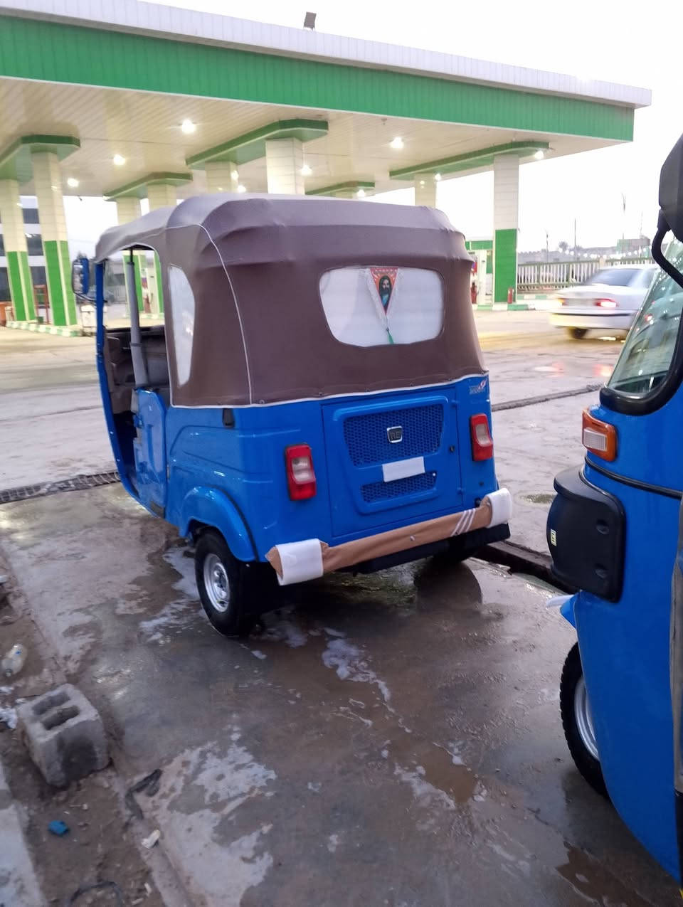 السلام عليكم تكاتك للبيع موديل 23 اوراق كفاله عامه باسمي مصطفى رجاء من شراء لا يخابر***********
